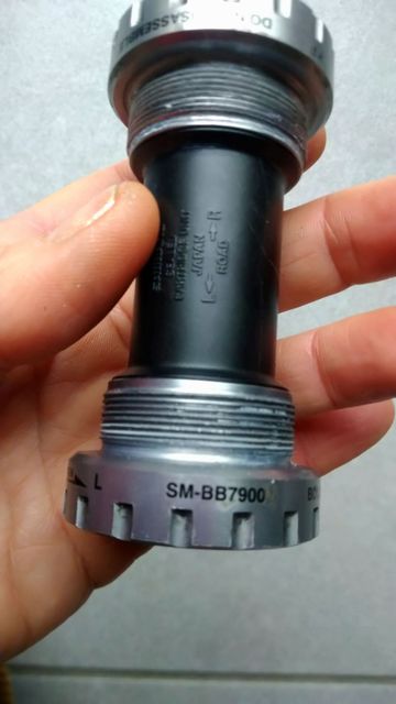 Used Shimano SM-BB7900 1.37X24 Bottom Bracket bike — image 3 of 5
