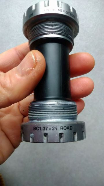 Used Shimano SM-BB7900 1.37X24 Bottom Bracket bike — image 2 of 5