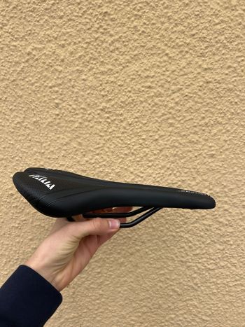 Used Sella Italia Selle Italia Saddle bike — image 2 of 3