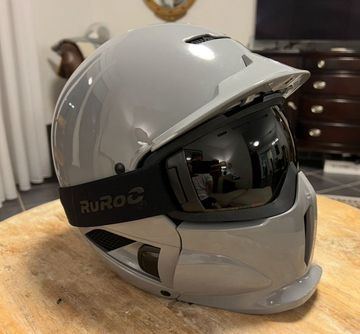 Used 2023 Ruroc Ski Helmet Wintersport Accessories