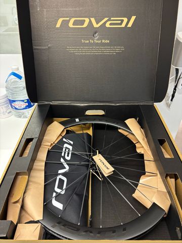 Gebrauchtes 2025 Roval Rapide CLX III 51mm/48mm Carbon Clincher Wheelset bike — Bild 8 von 9