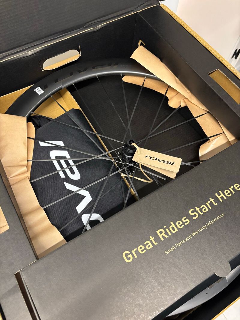 Używany 2025 Roval Rapide CLX III 51mm/48mm Carbon Clincher Wheelset Wheels