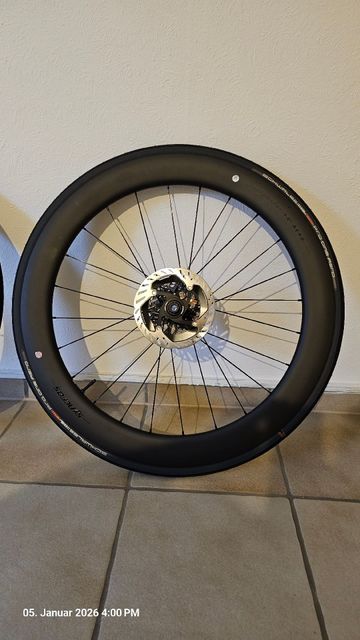 Used 2025 SYNCROS Capital 1.0s Aero 28" 60mm Shimano bike — image 3 of 12