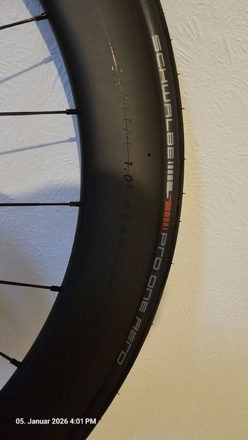 Used 2025 SYNCROS Capital 1.0s Aero 28" 60mm Shimano bike — image 7 of 12