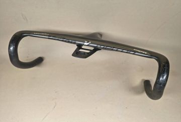 Used Vision Metron 5D Integrated Carbon Handlebar 120mm x 420mm bike — image 4 of 11