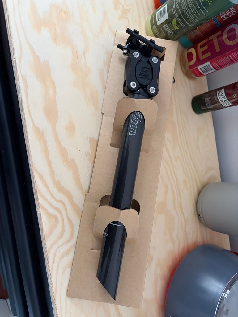 Used Cane Creek Cane Creek eeSilk+ Suspension Seatpost - Carbon 2025 bike — image 1 of 4