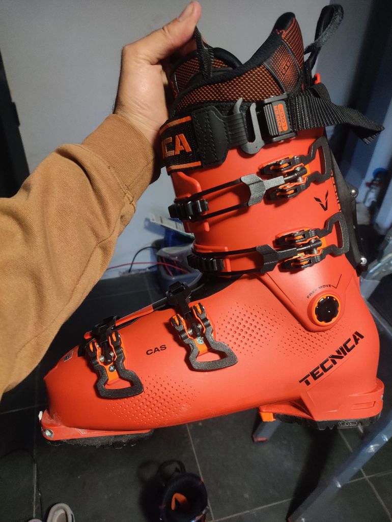 Used Tecnica Tecnica Cochise 130 Ski Touring Boots 29.5 2025 bike — image 2 of 5