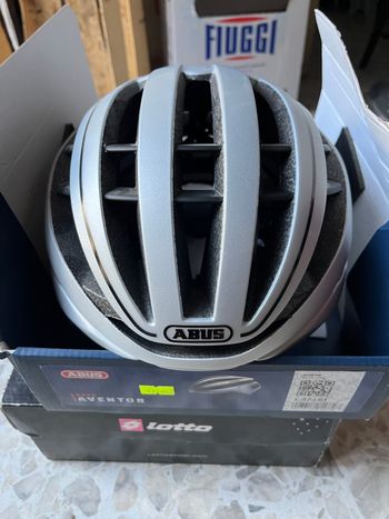 Used ABUS Abus Aventor Gleam Silver Helmet 2025 bike — image 2 of 4