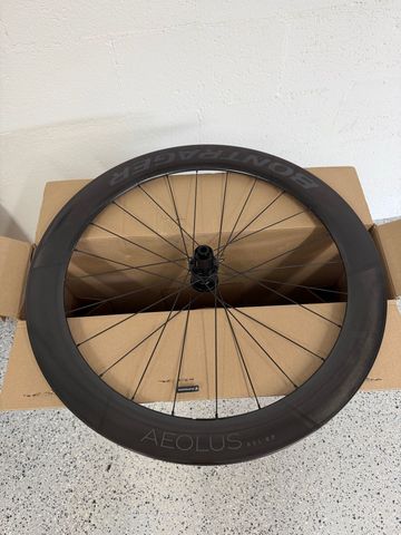 Used 2025 Aeolus RSL 62 TLR Disc REAR ONLY, Shimano HG 10/11-speed bike — image 4 of 13