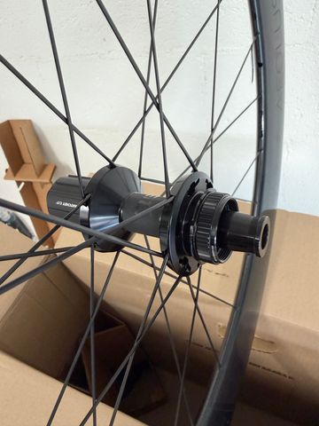 Used 2025 Aeolus RSL 62 TLR Disc REAR ONLY, Shimano HG 10/11-speed bike — image 6 of 13