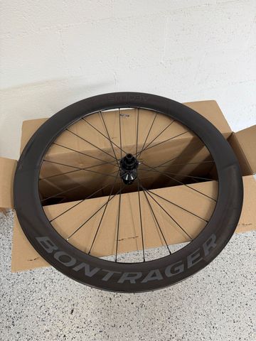 Used 2025 Aeolus RSL 62 TLR Disc REAR ONLY, Shimano HG 10/11-speed bike — image 2 of 13