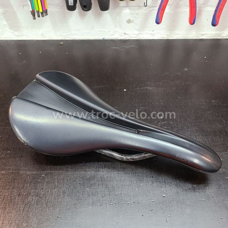 Used Fabric LINE PRO SHALLOW Saddles & Seatposts