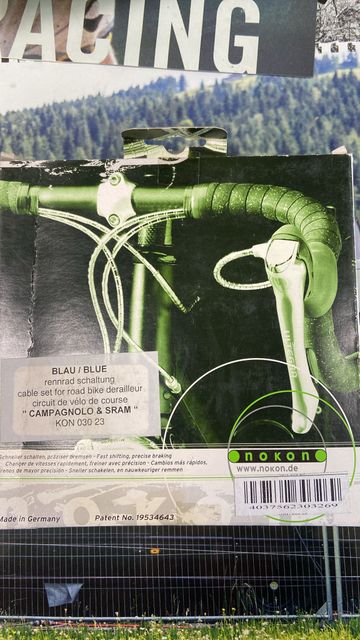 Używany Nokon Guaine cambio Campagnolo e sram Blue KON 03023 Drivetrain & Pedals