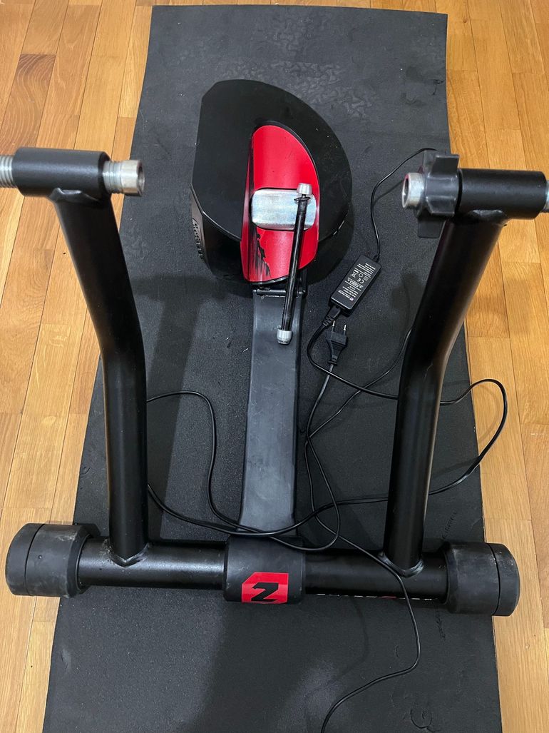 Used 2023 Zycle Smart ZPro Trainer bike — image 4 of 5