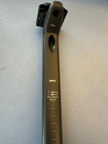 BMC SLR01 Carbon Seatpost 15mm Offset 400mm 2026 Saddles & Seatposts d'occasion