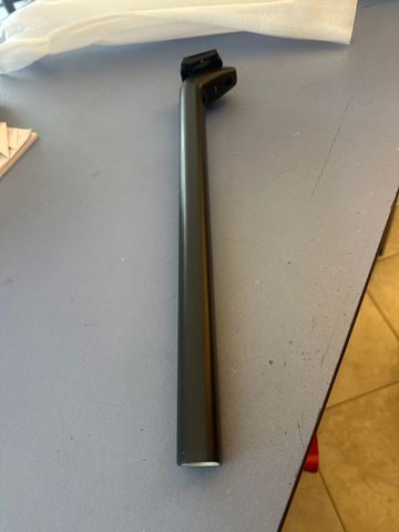 Used BMC SLR01 Carbon Seatpost 15mm Offset 400mm 2026 bike — image 4 of 6