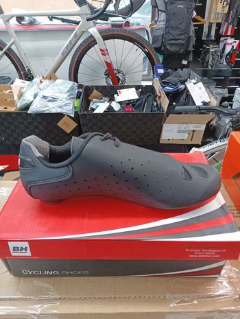 Used 2022 BH Lace Grip Shoes bike — image 2 of 5