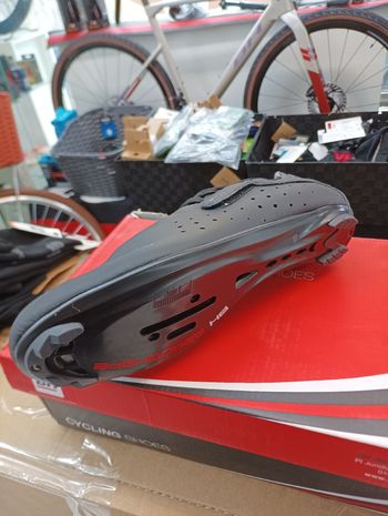Used 2022 BH Lace Grip Shoes bike — image 3 of 5