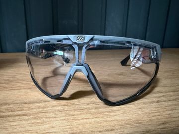 Używany Rudy Project Cycling Glasses Defender Pyombo Matte Bumpers Black Photochromic 2black Cycling Accessories