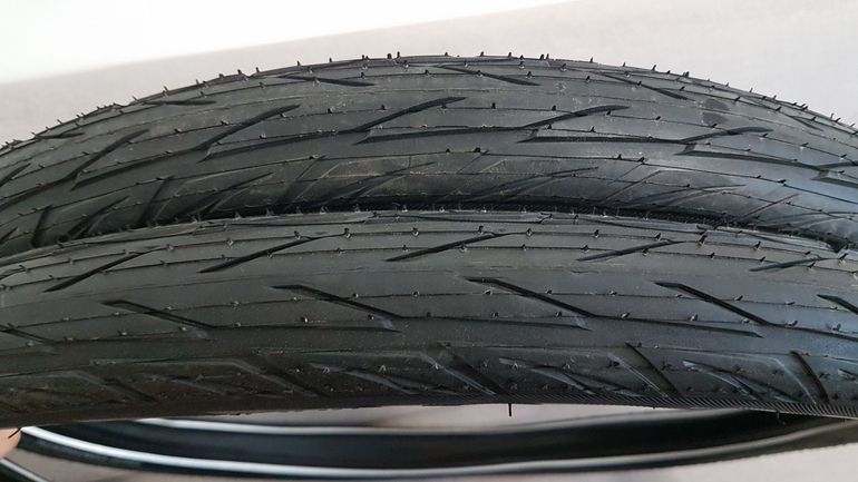 Used Continental Continental Contact Plus City 27,5x2,2" Safety Plus Breaker. bike — image 9 of 14