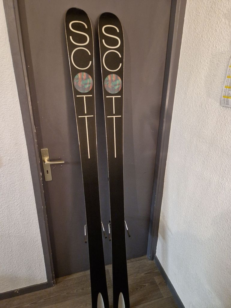 Used Scott All Mountain Skis pure 88 bike — image 2 of 3