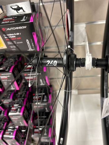 Used 2026 Paire de roue bike — image 2 of 4