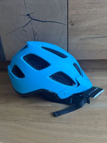 Used Bontrager Rally Wavecel Helmet bike — image 3 of 4