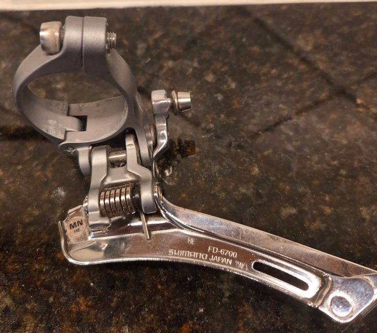 Used Shimano Shimano Ultegra FD-6700 Front Derailleur bike — image 4 of 5