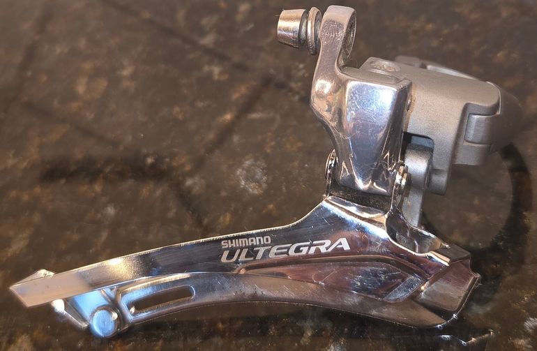 Used Shimano Shimano Ultegra FD-6700 Front Derailleur bike — image 1 of 5