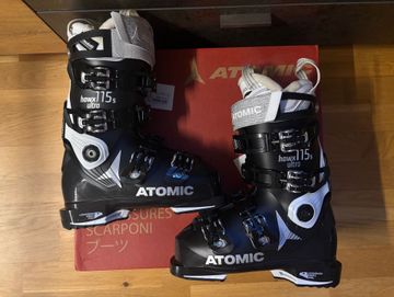 Použité Atomic Hawx Ultra 115 S Ski Boots Gr. 22/22, 5 Skiing & Skitouring