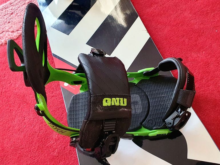 Used GNU GNU Snowboard YES Basic 155 cm + Fixation bike — image 3 of 11