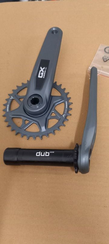 2025 Sram DUB T-Type Drivetrain & Pedals usato