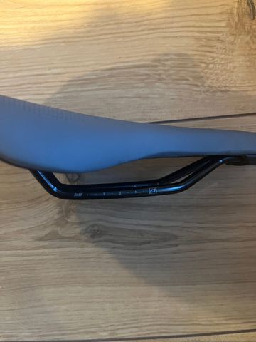 Used Syncros Tofino R 2.0 Channel Saddle + Speed iS Direct Mount Saddlebag 300ml bike — image 3 of 14