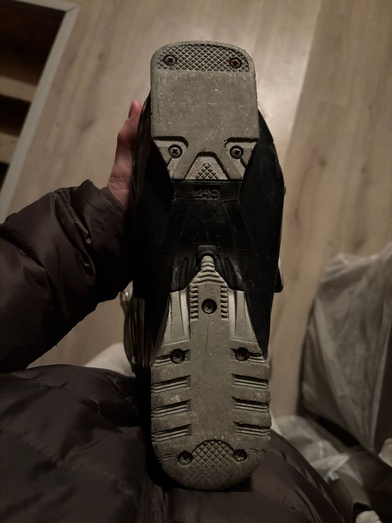 Used 2009 Tecnica PHNX ski boots bike — image 5 of 5