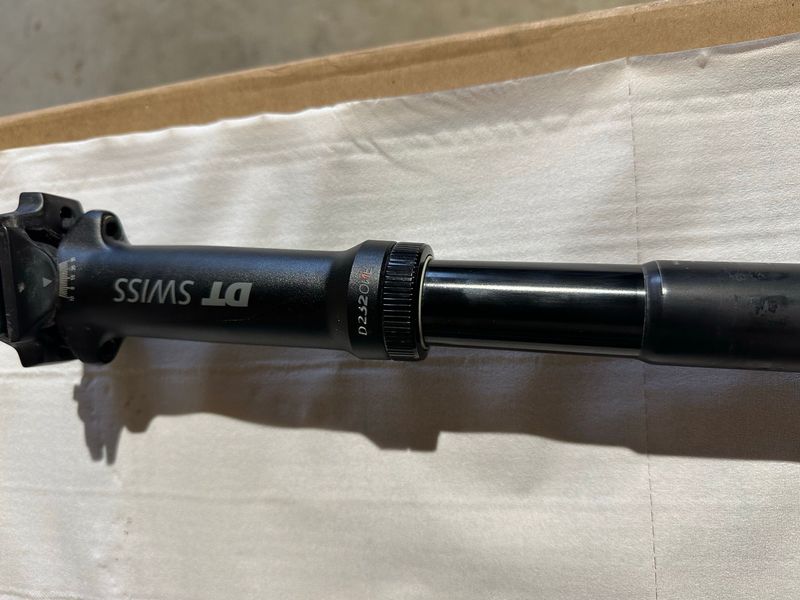 2025 DT Swiss D232 One Dropper Post 60mm Travel Saddles & Seatposts usato