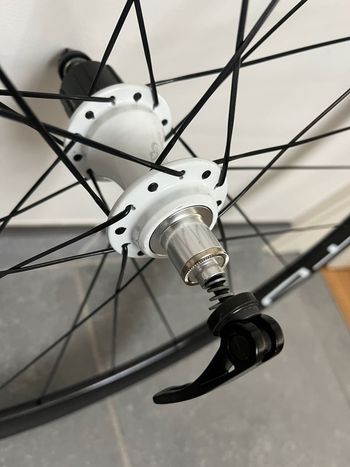 Used Infinito R4C Achterwiel 38mm Carbon Velg bike — image 2 of 6