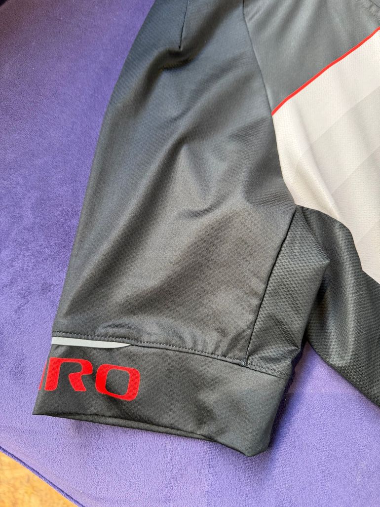 Used Giro Chrono Expert Jersey Black Red Horizon bike — image 4 of 8