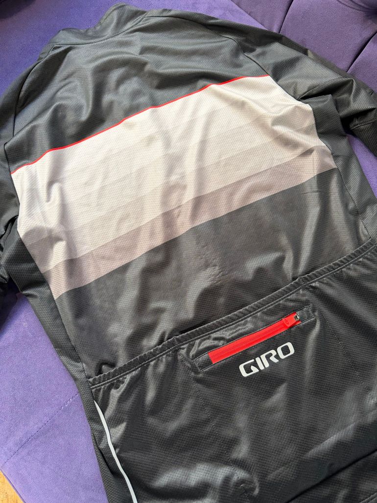 Used Giro Chrono Expert Jersey Black Red Horizon bike — image 8 of 8