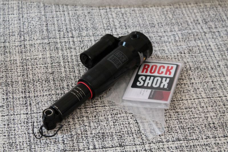 Tweedehands Rock Shox RockShox Super Deluxe Select R 205x65 mm Trunnion Rear Suspension
