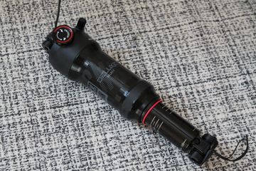 Used Rock Shox RockShox Deluxe Select 210x50 mm bike — image 6 of 7