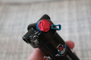 Sr Suntour EDGE LO-R 185x55mm Trunnion bike d'occasion — image 7 sur 12