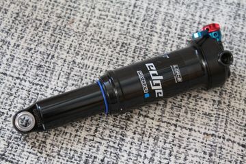 Sr Suntour EDGE LO-R 185x55mm Trunnion bike d'occasion — image 4 sur 12