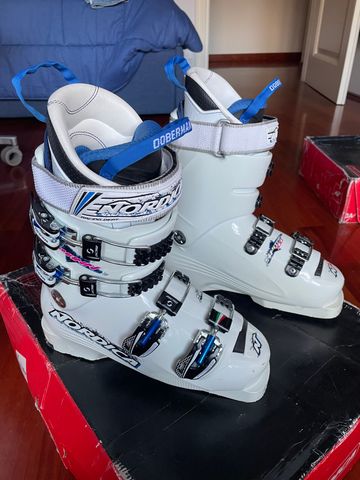 Used Nordica Dobermann Spitfire 100 Ski Boots Skiing & Skitouring