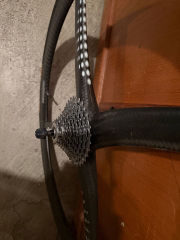 Used XENTIS Mark II Carbon Hinterrad Aero-Optik für Rennrad & Triathlon bike — image 3 of 3
