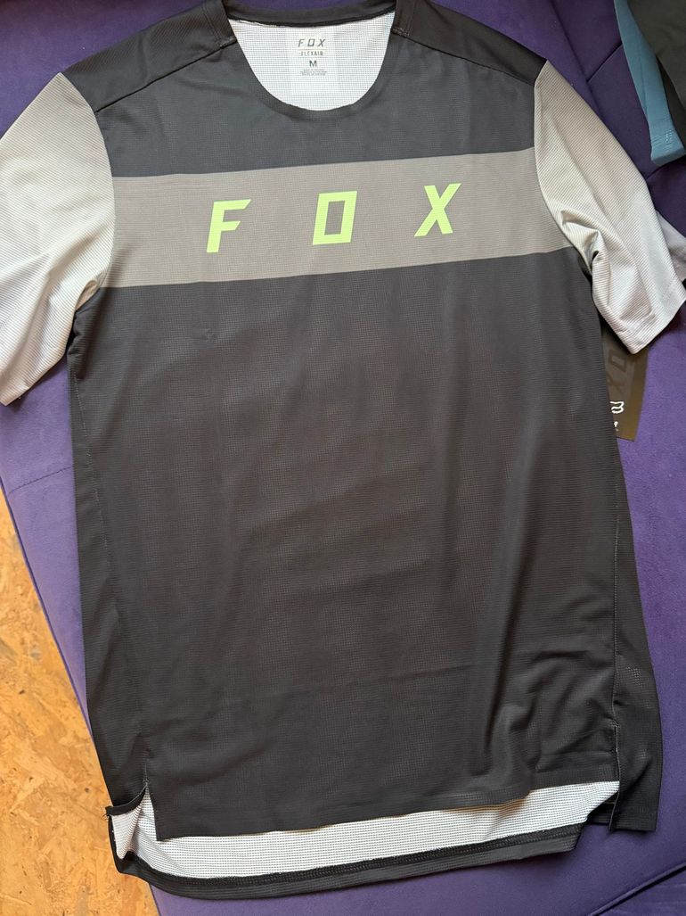 Used Fox Koszulka  Flexair Arcadia Black bike — image 2 of 7