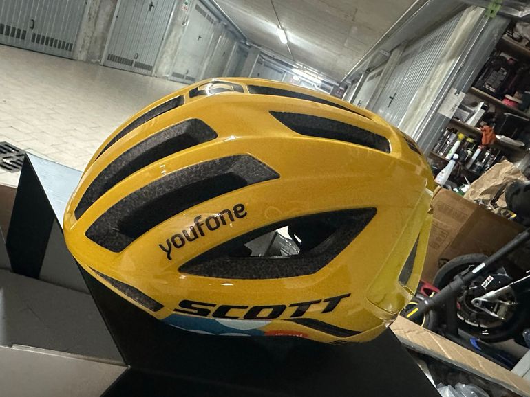 Used 2022 centric plus mips S TDF dsm team bike — image 3 of 8
