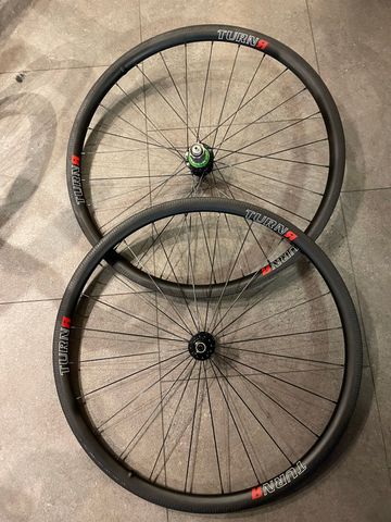 Tweedehands TurnR Race Carbon Velgrem Wielset Wheels