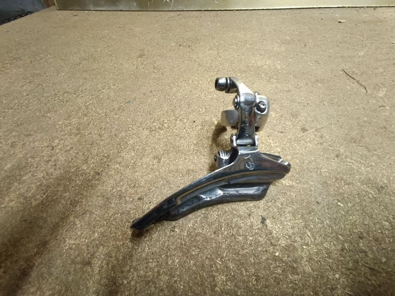 Campagnolo Aventi Front Derailleur Drivetrain & Pedals d'occasion