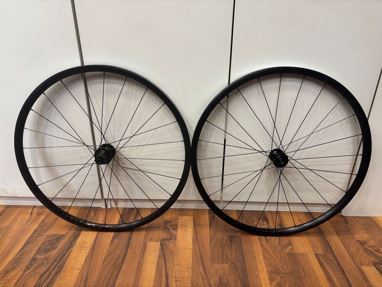 Used Bontrager paradigm SL 2025 bike — image 1 of 6