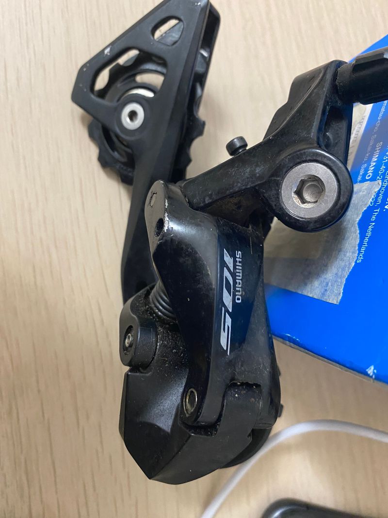 Used Shimano 105 RD-R7000-GS 11V Drivetrain & Pedals